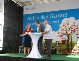 DSC 8089-auf in den garten-1a