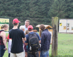besucher ausstellungseroeffnung wildpark c thomas krieger